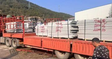 黄石 芝麻灰花岗岩光面毛板出货日常