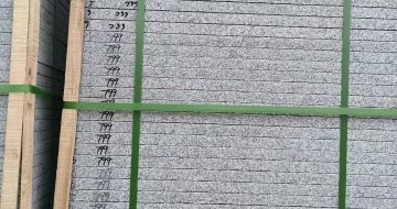 黄石 芝麻白石材地铺做法