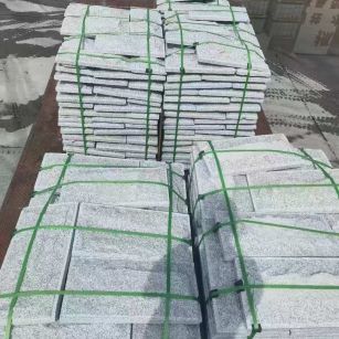 黄石 芝麻白蘑菇石装车出货