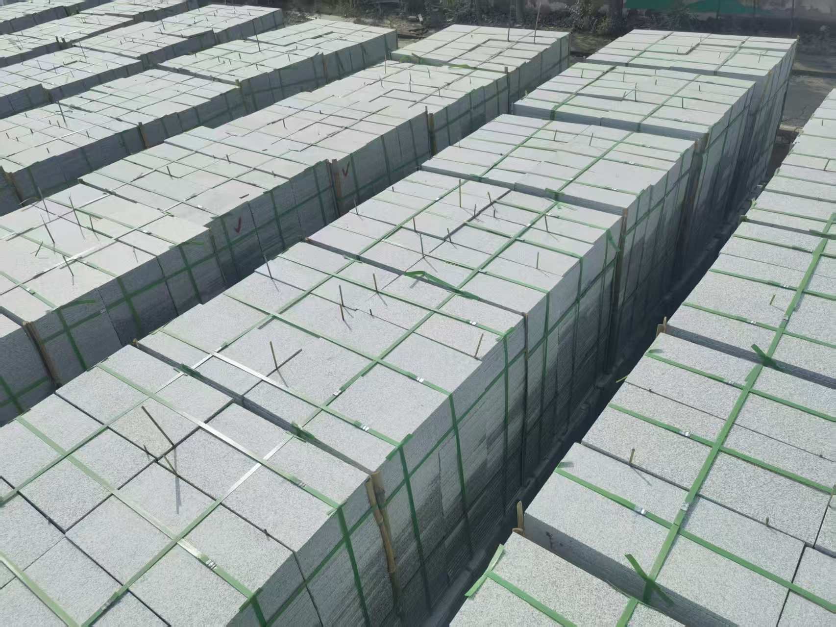 黄石 芝麻白1.8公分火烧300*600地铺，清仓大甩卖