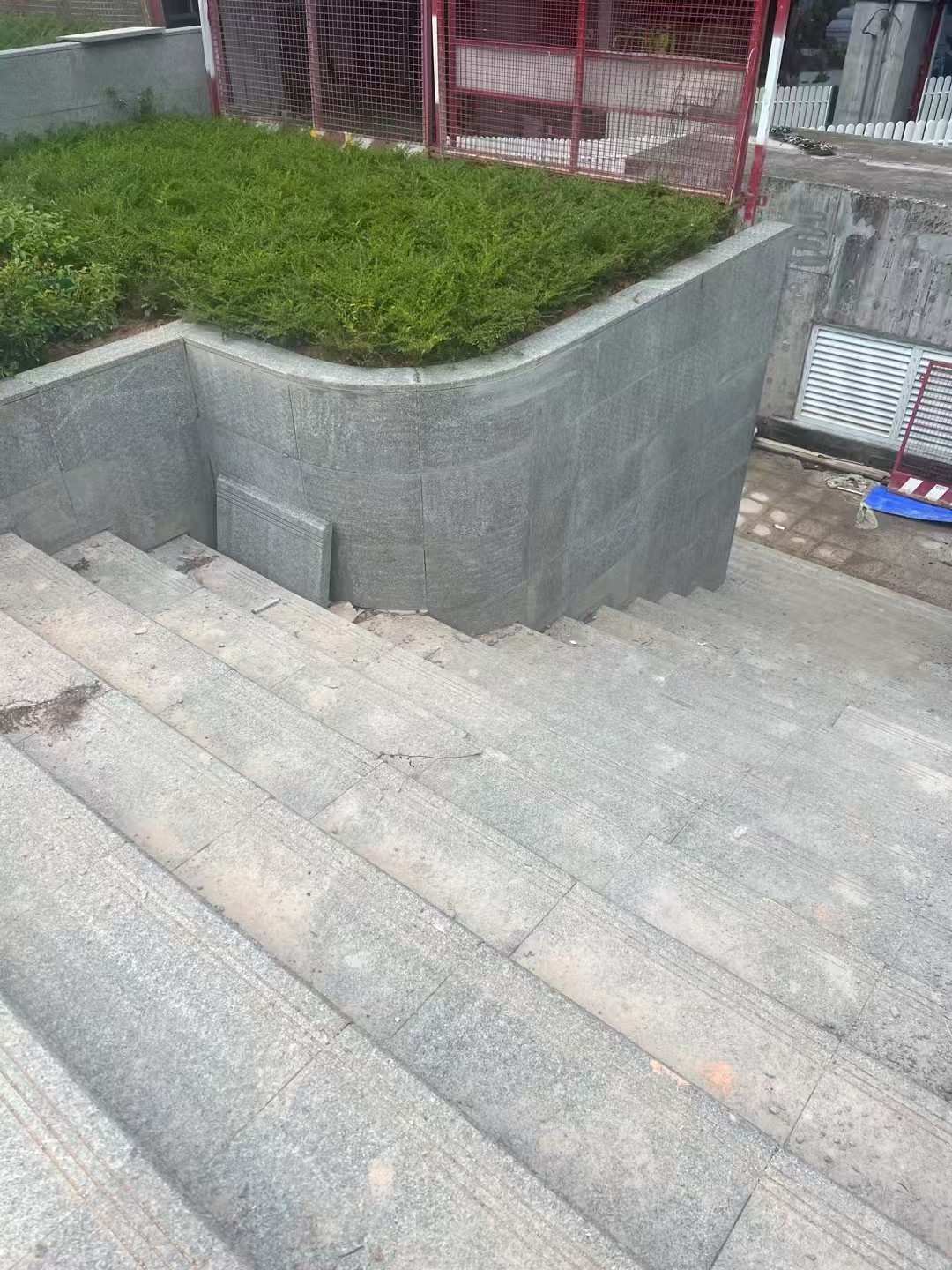 黄石 芝麻黑火烧面铺装案例