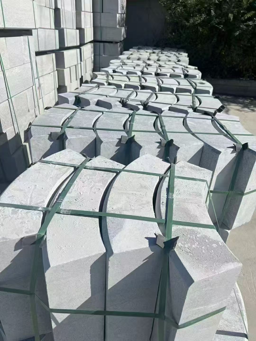 黄石 芝麻灰弧形路沿石