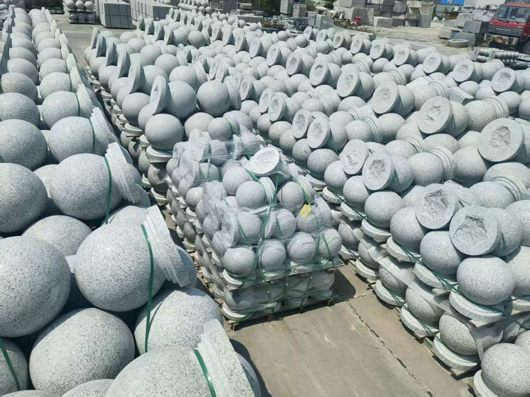 黄石 花岗岩实心圆球，石球，挡车球，挡车石，车止石，路障石。