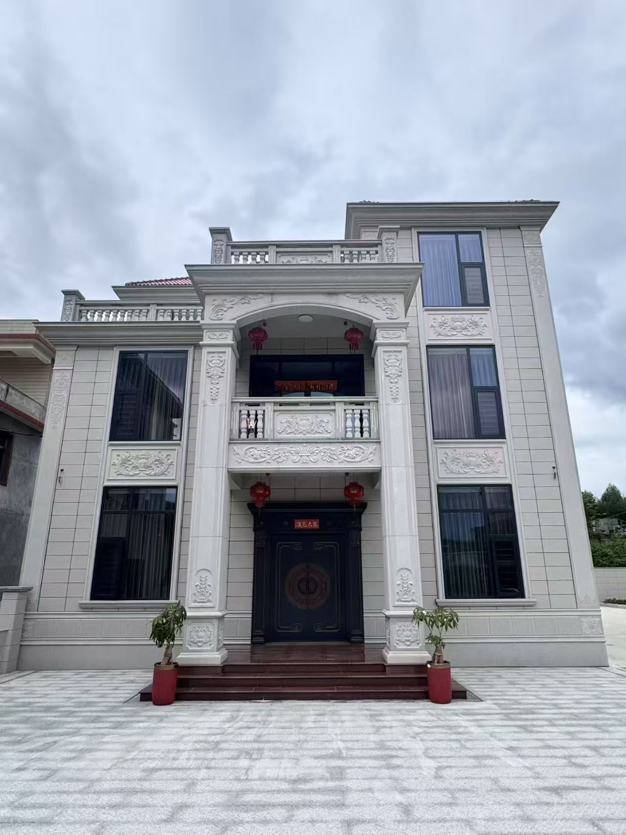 黄石 芝麻白石材别墅干挂案例展示