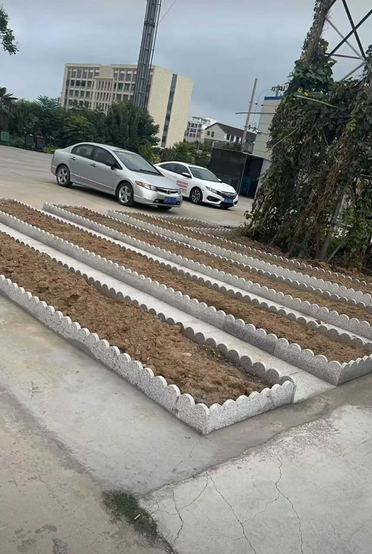 黄石 花边石、花围石、花园石安装效果