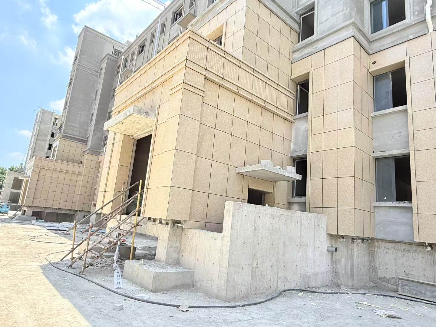 黄石 黄金麻干挂，工地实拍