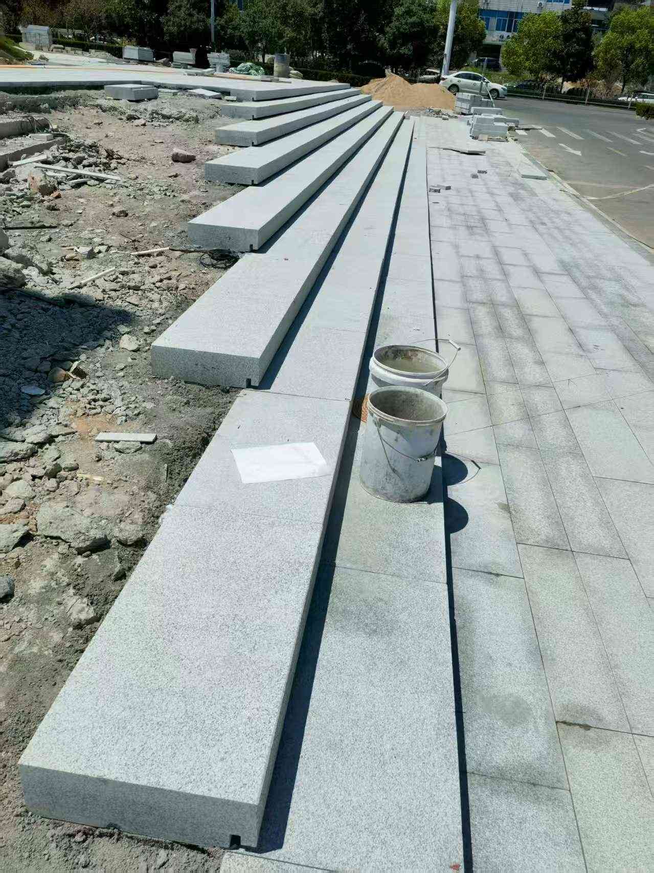 黄石 芝麻白整石台阶，施工现场