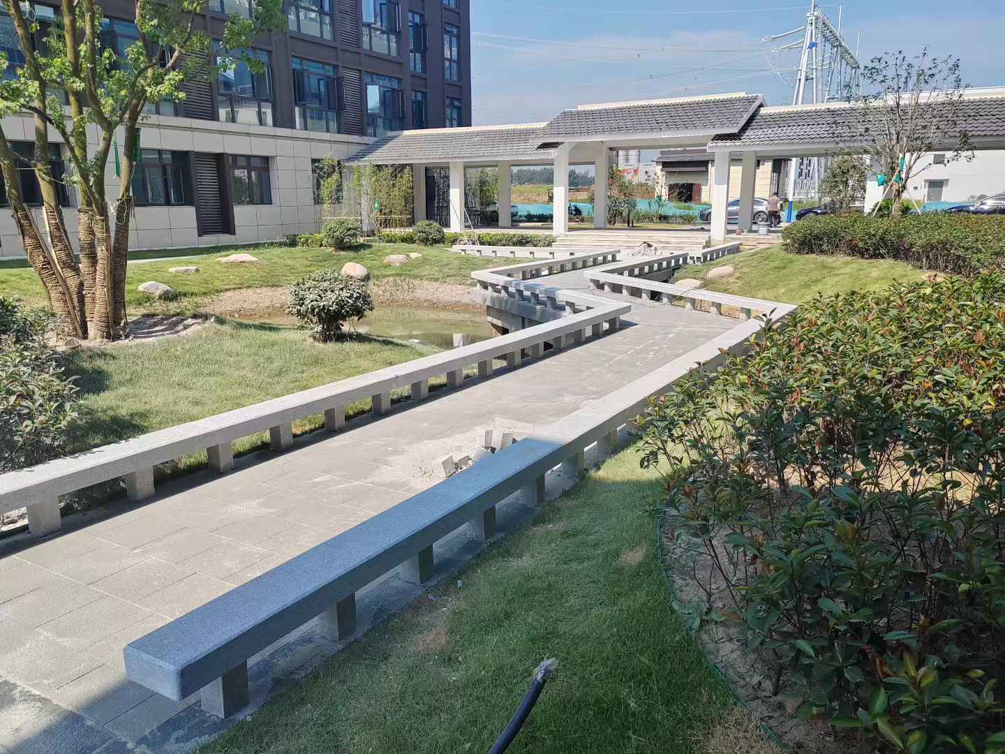 黄石 芝麻灰小区坐凳&栏杆安装效果