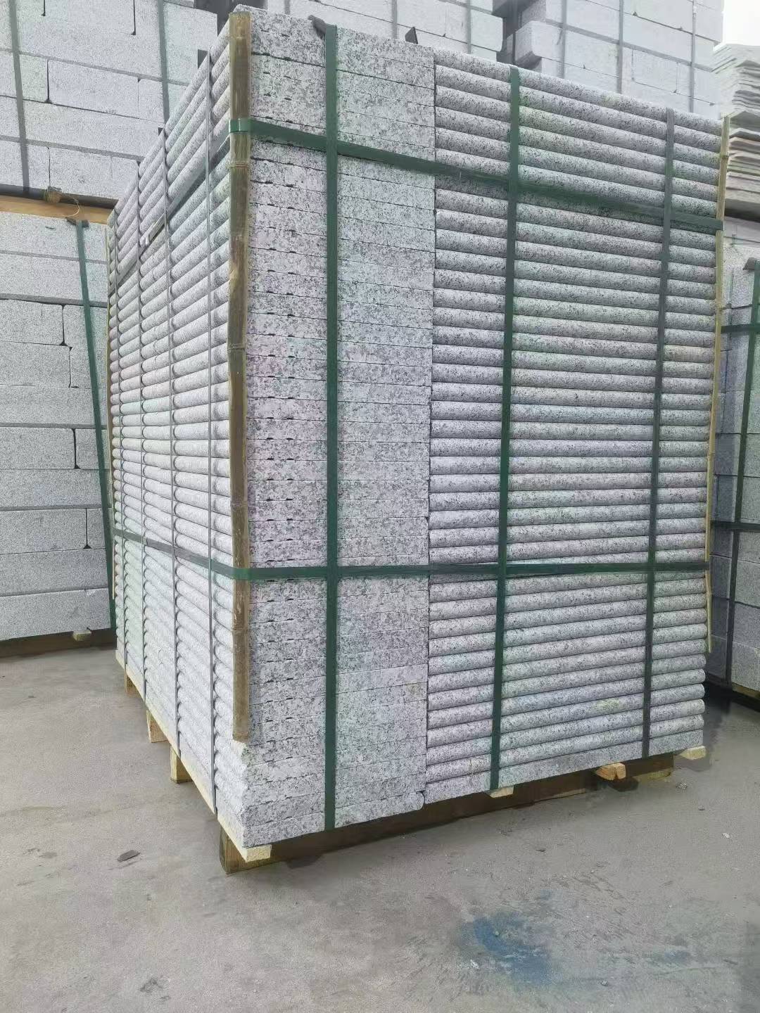 黄石 芙蓉白3公分厚磨圆边、拉槽，楼梯踏步