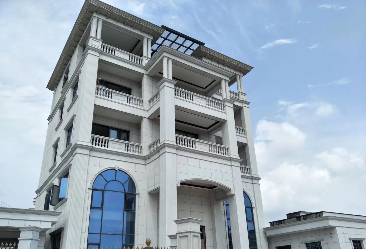 黄石芝麻白别墅干挂效果展示