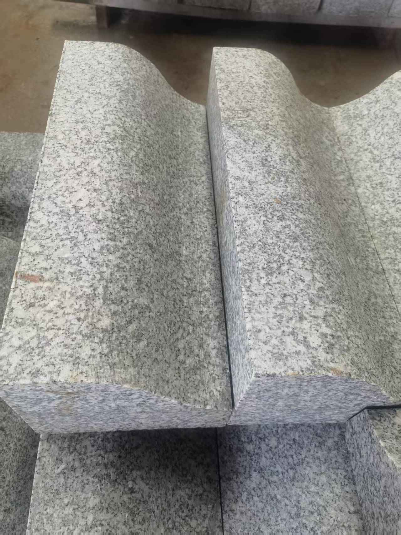 黄石芙蓉白S型拉丝面路沿石